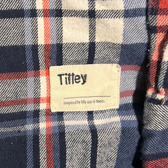 ♥️⭐️Tilley Plaid Button Down - Picture 3 of 4